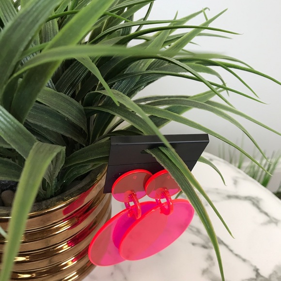 ‼️ Neon Hot Pink Acrylic Circle Drop Earrings - Picture 7 of 7